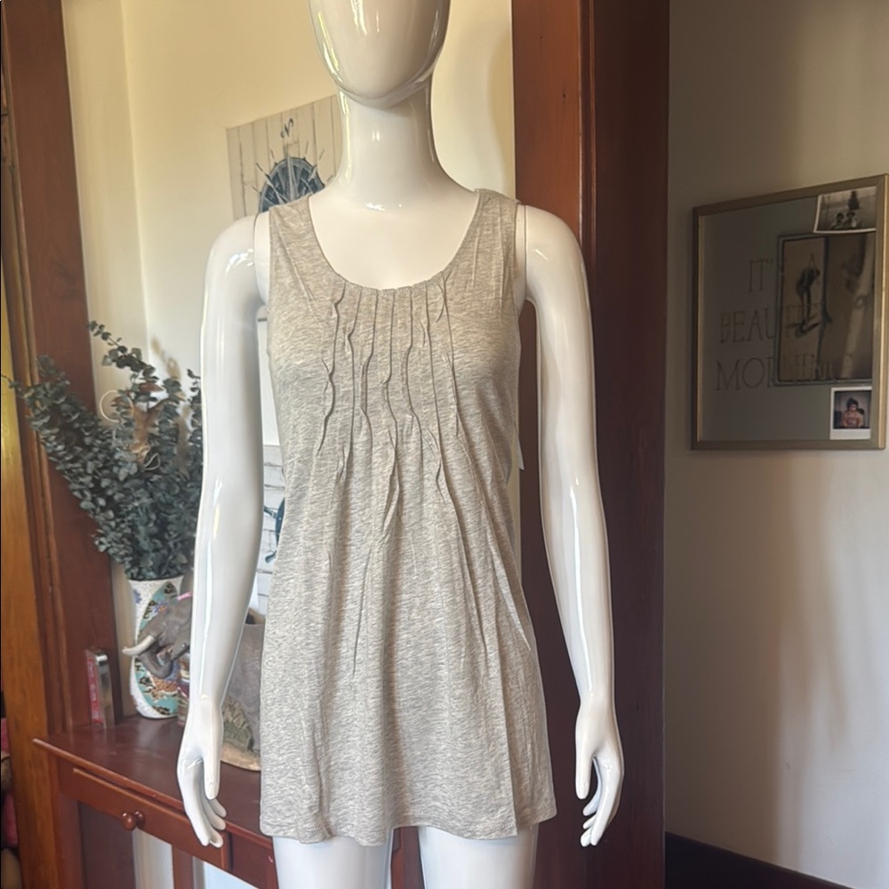 NWT Eddie Bauer size small Women's Beige Sleeveless Top